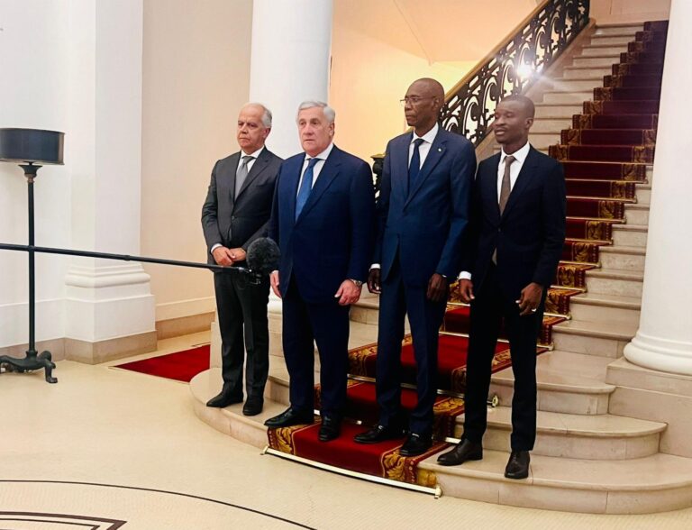 b821e69c-b2c5-4f96-bc0a-77ba5d092161