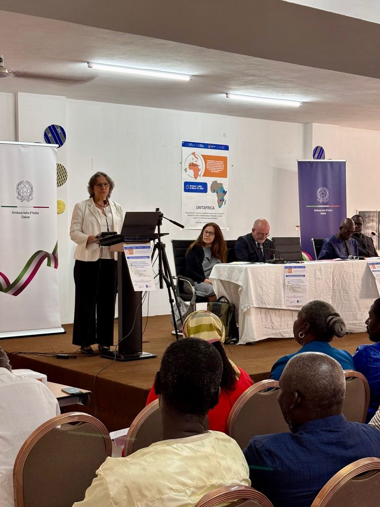 Dakar, 30 giugno 2025. L’Ambasciatrice Bertolini inaugura la summer school “Appropriate Technologies & Digital Solutions to Create Resilient Communities Facing Environmentaland Health Challenges” organizzata dall’Università di Brescia presso e in collaborazione con l’Université Cheikh Anta Diop di Dakar.