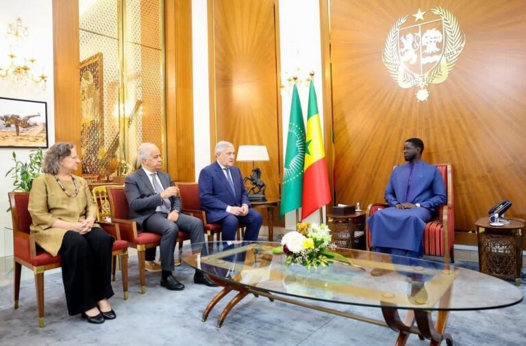 Dakar, 29 ottobre 2025. I Ministri Tajani e Piantedosi incontrano il Presidente senegalese Faye.